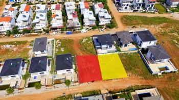 Didim Efeler Mahallesi'nde Satılık 2 Adet 300 m² Villa Arsası