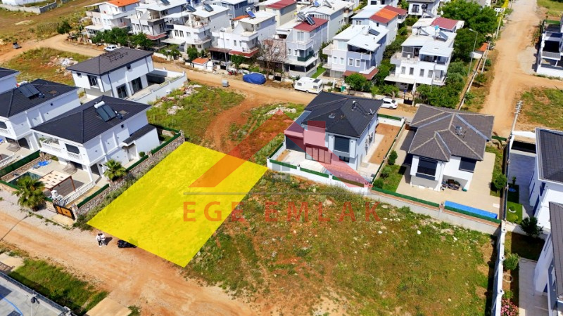 Didim Efeler Mahallesi'nde Satılık 2 Adet 300 m² Villa Arsası