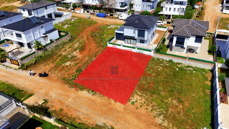 Didim Efeler Mahallesi'nde Satılık 2 Adet 300 m² Villa Arsası