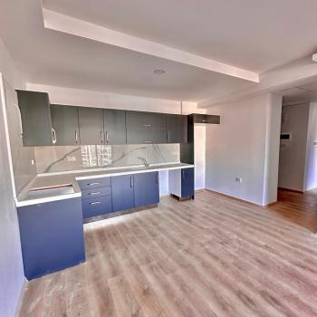 GİRNE MERKEZDE DENİZ MANZARALI SATILIK LÜKS 2 + 1 DAİRE 