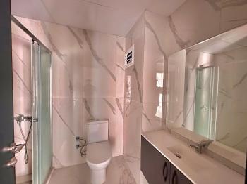 GİRNE MERKEZDE DENİZ MANZARALI SATILIK LÜKS 2 + 1 DAİRE 