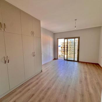 GİRNE MERKEZDE DENİZ MANZARALI SATILIK LÜKS 2 + 1 DAİRE 