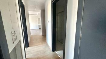 GİRNE MERKEZDE DENİZ MANZARALI SATILIK LÜKS 2 + 1 DAİRE 
