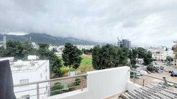 GİRNE MERKEZ BÖLGESİNDE SATILIK PENTHOUSE 