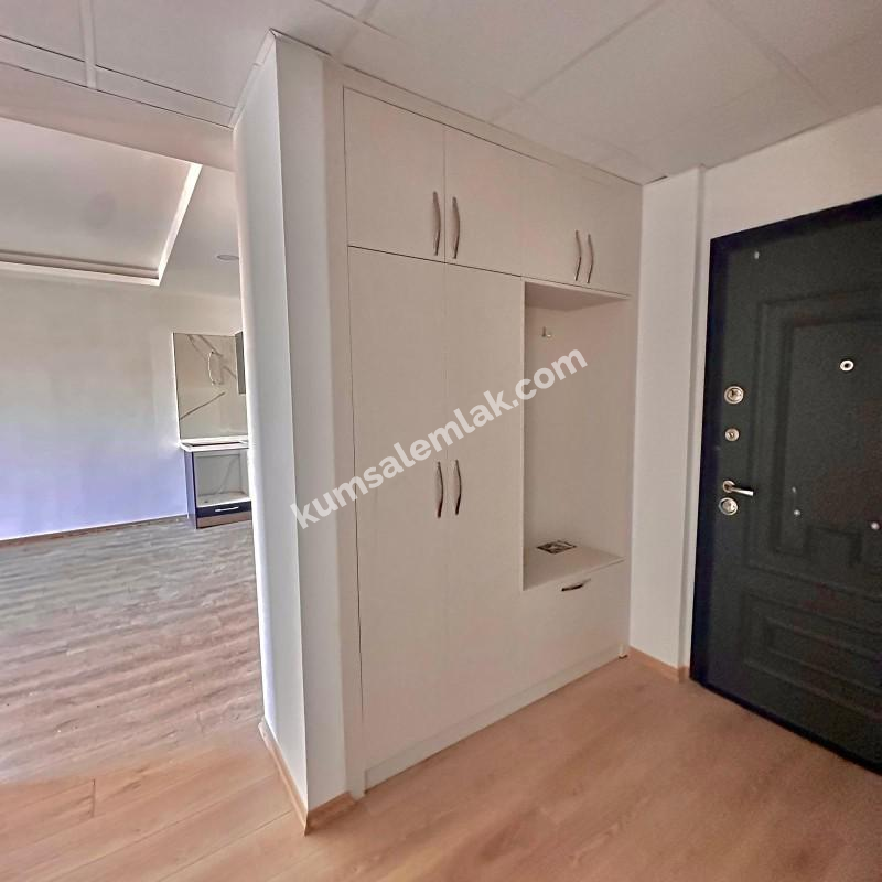 GİRNE MERKEZDE DENİZ MANZARALI SATILIK LÜKS 2 + 1 DAİRE 