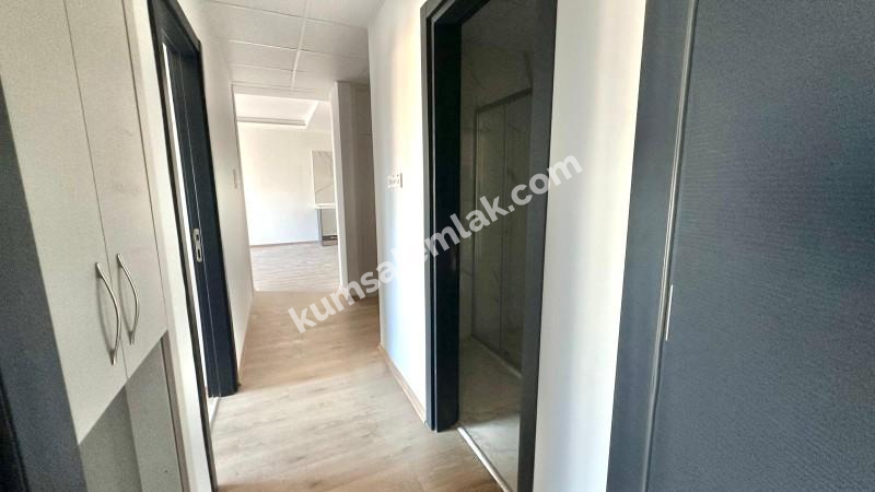 GİRNE MERKEZDE DENİZ MANZARALI SATILIK LÜKS 2 + 1 DAİRE 