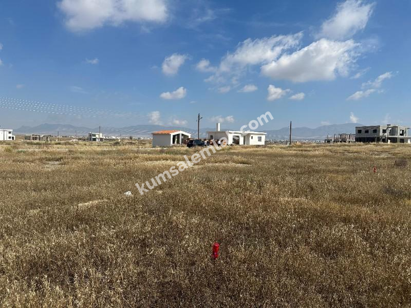 LEFKOŞA AYDEMET METEHAN BÖLGESİNDE SATILIK ARSA