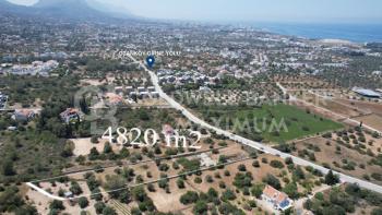 Kıbrıs Girne Ozanköy Bölgesinde Yol Üzeri Satılık 4820 m2 Arazi 