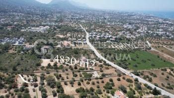 Kıbrıs Girne Ozanköy Bölgesinde Yol Üzeri Satılık 4820 m2 Arazi 