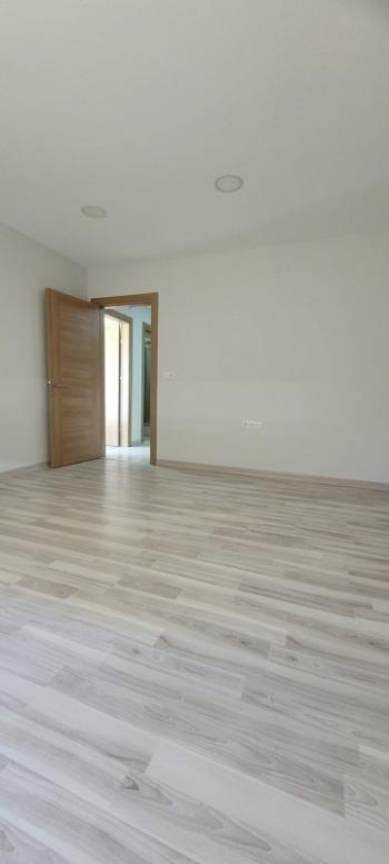 RESMİ KURUMLARA YAKIN OFİS KULLANIMINA UYGUN DAİRE 