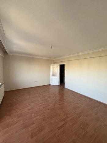 AFYON ÜÇOK EMLAKTAN KANLICA MAH SATILIK 3+1 TEMİZ BAKIMLI DAİRE