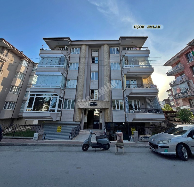 AFYON ÜÇOK EMLAKTAN KANLICA MAH SATILIK 3+1 TEMİZ BAKIMLI DAİRE