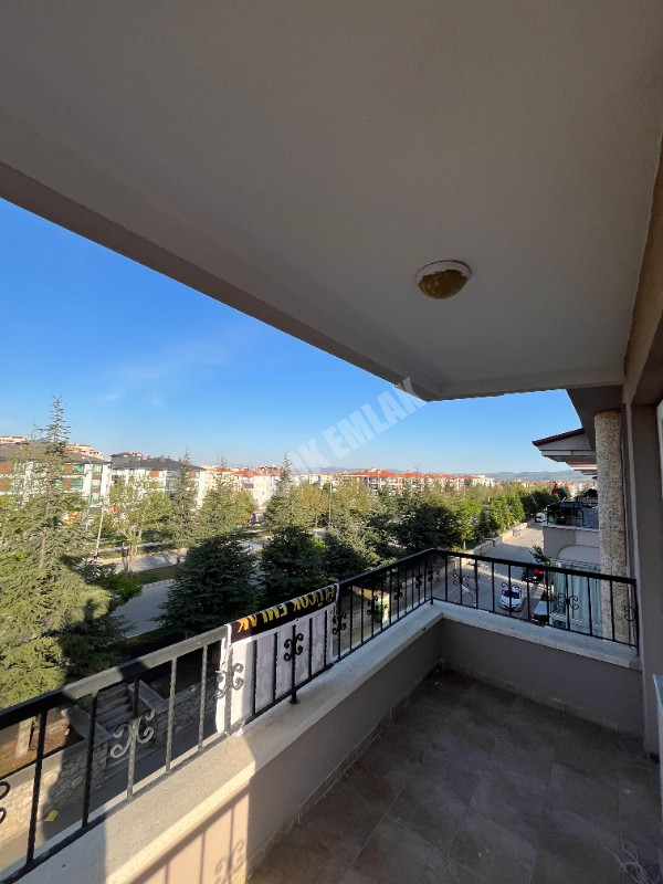 AFYON ÜÇOK EMLAKTAN KANLICA MAH SATILIK 3+1 TEMİZ BAKIMLI DAİRE