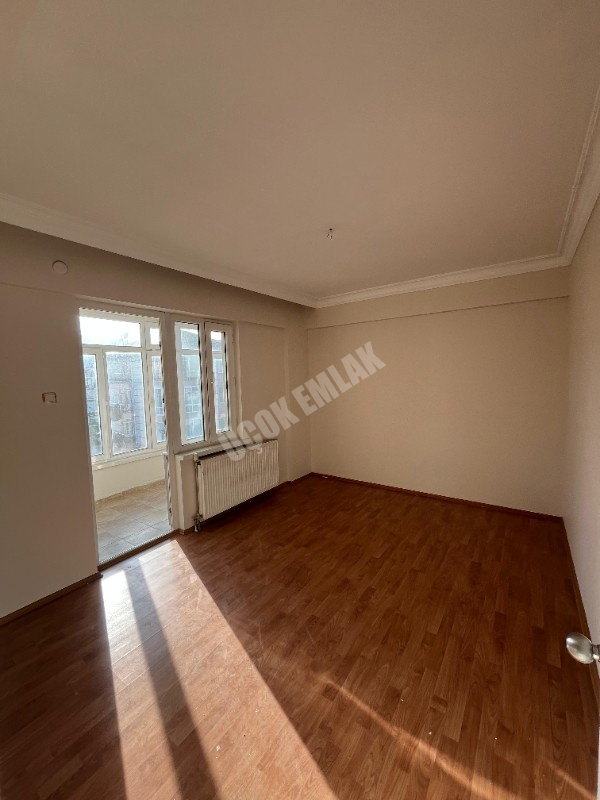 AFYON ÜÇOK EMLAKTAN KANLICA MAH SATILIK 3+1 TEMİZ BAKIMLI DAİRE