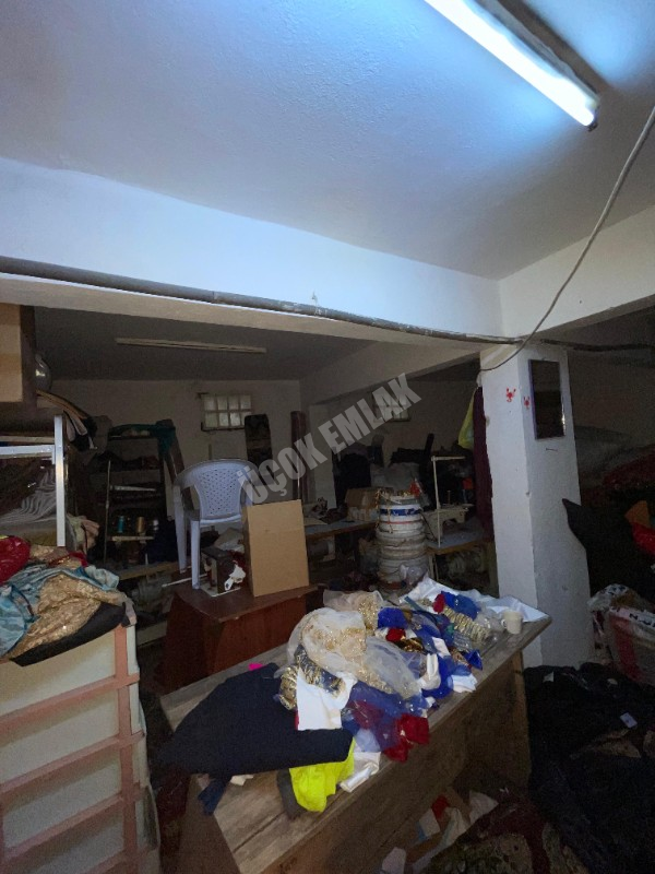 AFYON ÜÇOK EMLAKTAN İMARET CAMİ YANI SATILIK 87M² DÜKKAN