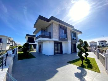Didim Efeler Mahallesinde 3+1 Tam Müstakil Villa