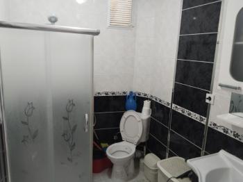 EMLAK HABERCİSİ 'NDEN MUDANYA ÖMERBEY KANALDA MERKEZİ NOKTADA  İÇİ SIFIR YAPILI 135 m2 3+1 DAİRE