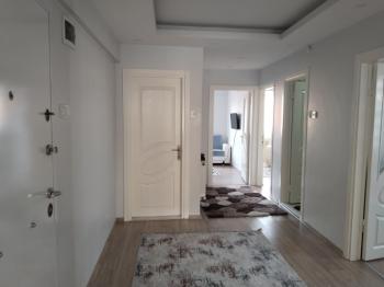 EMLAK HABERCİSİ 'NDEN MUDANYA ÖMERBEY KANALDA MERKEZİ NOKTADA  İÇİ SIFIR YAPILI 135 m2 3+1 DAİRE