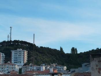 EMLAK HABERCİSİ 'NDEN MUDANYA ÖMERBEY KANALDA MERKEZİ NOKTADA  İÇİ SIFIR YAPILI 135 m2 3+1 DAİRE