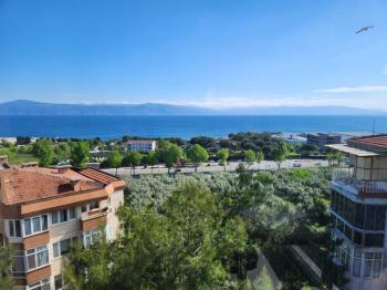 EMLAK HABERCİSİ 'NDEN MUDANYA ÖMERBEY  IŞIKLI YOLU MEVKİİDEFULL DENİZ MANZARALI E.BANYOLU 150 m2 MASRAFSIZ 3+1 DAİRE