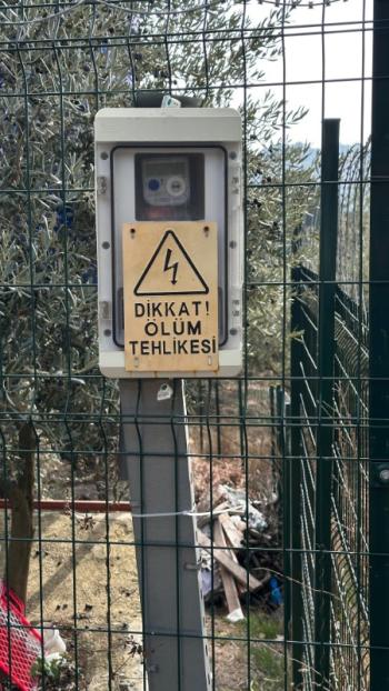 EMLAK HABERCİSİ'NDEN MUDANYA ÇEPNİ'DE ÇİFT RESMİ YOLU OLAN, ELEKTRİGİ ÖNÜNDE 460 M2 SATILIK ZEYTİNLİK