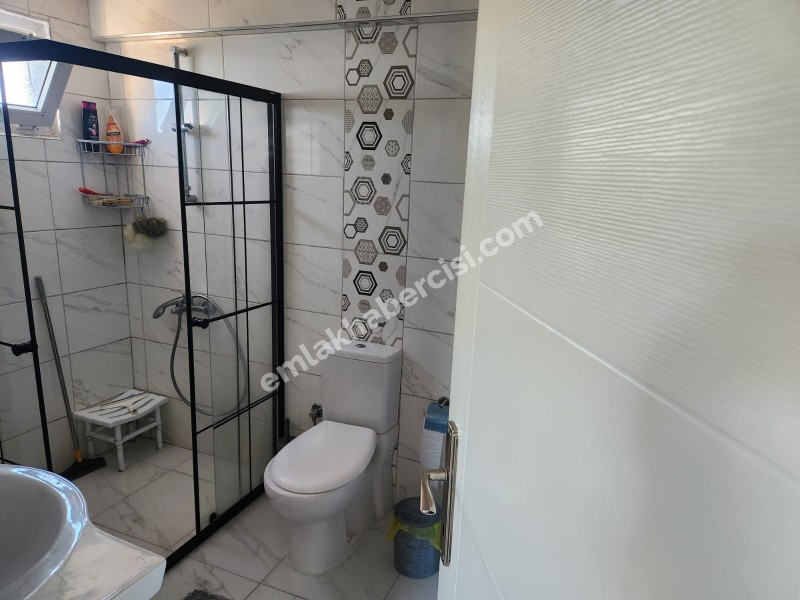 EMLAK HABERCİSİ 'NDEN MUDANYA ÖMERBEY  IŞIKLI YOLU MEVKİİDEFULL DENİZ MANZARALI E.BANYOLU 150 m2 MASRAFSIZ 3+1 DAİRE