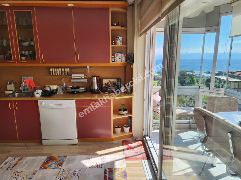 EMLAK HABERCİSİ 'NDEN MUDANYA ÖMERBEY  IŞIKLI YOLU MEVKİİDEFULL DENİZ MANZARALI E.BANYOLU 150 m2 MASRAFSIZ 3+1 DAİRE