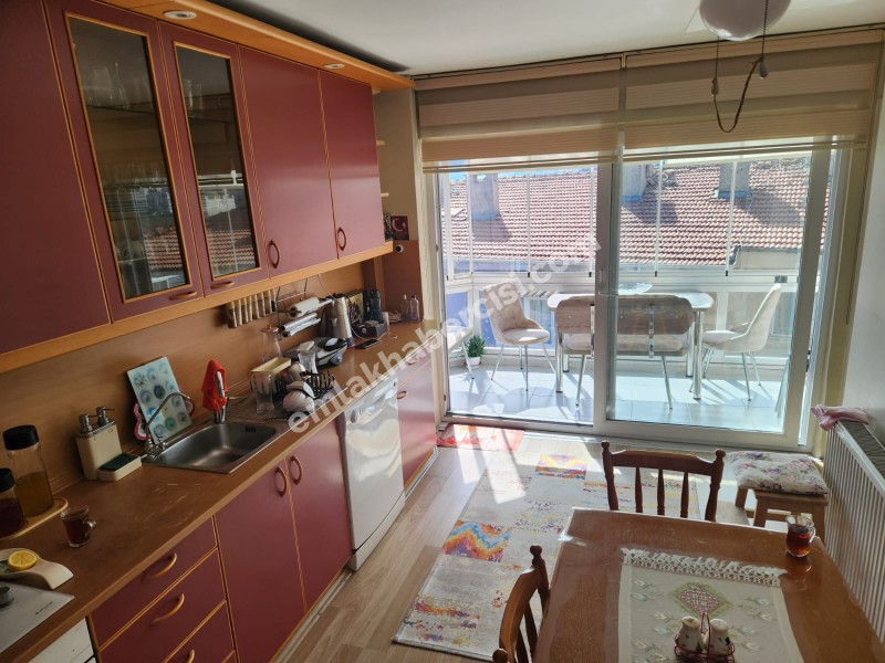 EMLAK HABERCİSİ 'NDEN MUDANYA ÖMERBEY  IŞIKLI YOLU MEVKİİDEFULL DENİZ MANZARALI E.BANYOLU 150 m2 MASRAFSIZ 3+1 DAİRE