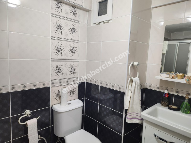 EMLAK HABERCİSİ 'NDEN MUDANYA ÖMERBEY  IŞIKLI YOLU MEVKİİDEFULL DENİZ MANZARALI E.BANYOLU 150 m2 MASRAFSIZ 3+1 DAİRE