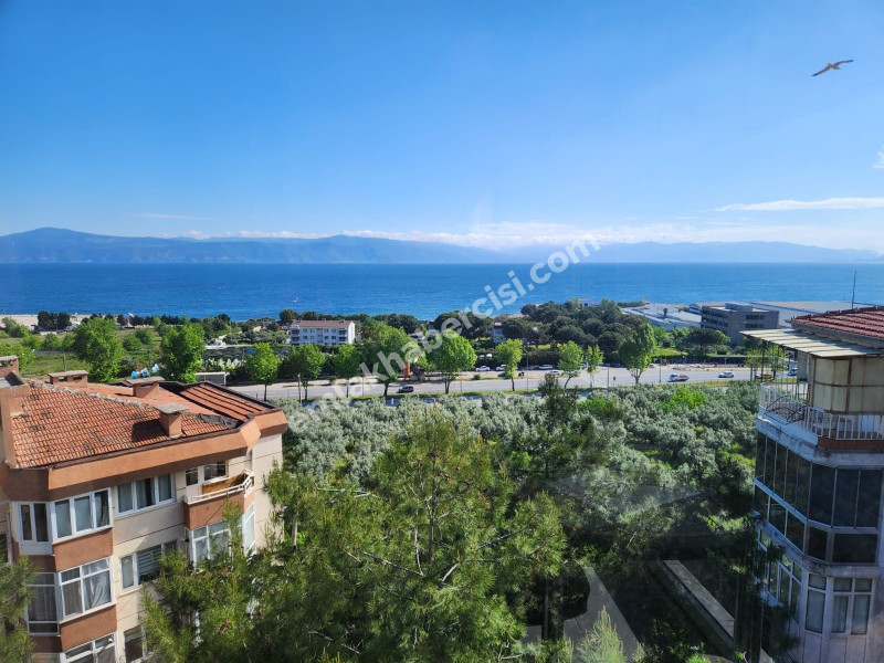 EMLAK HABERCİSİ 'NDEN MUDANYA ÖMERBEY  IŞIKLI YOLU MEVKİİDEFULL DENİZ MANZARALI E.BANYOLU 150 m2 MASRAFSIZ 3+1 DAİRE