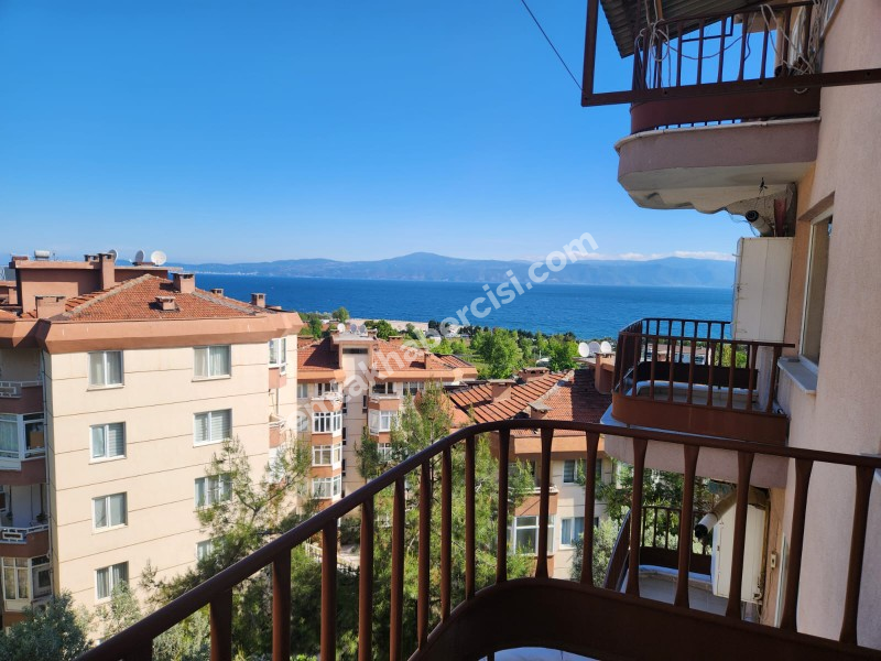 EMLAK HABERCİSİ 'NDEN MUDANYA ÖMERBEY  IŞIKLI YOLU MEVKİİDEFULL DENİZ MANZARALI E.BANYOLU 150 m2 MASRAFSIZ 3+1 DAİRE