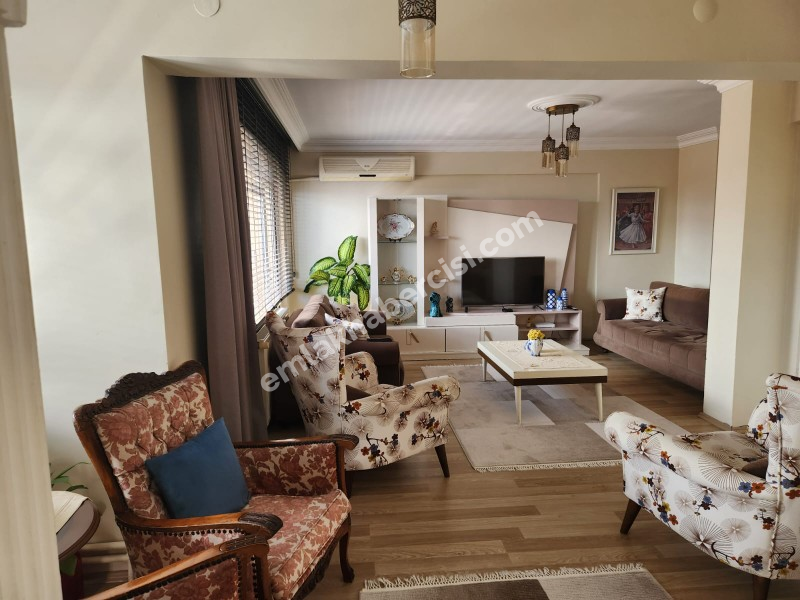EMLAK HABERCİSİ 'NDEN MUDANYA ÖMERBEY  IŞIKLI YOLU MEVKİİDEFULL DENİZ MANZARALI E.BANYOLU 150 m2 MASRAFSIZ 3+1 DAİRE