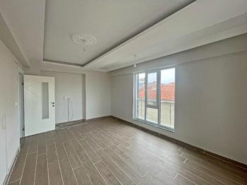 AFYON ÜÇOK EMLAKTAN MAREŞAL DE SIFIR AYARINDA LÜX 2+1 FIRSAT DAİRE