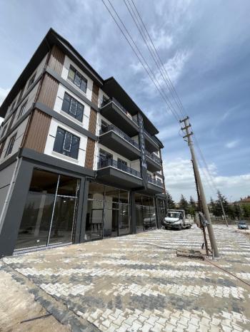 AFYON ÜÇOK EMLAKTAN KANLICA DA GÜLSAZAK BULVARI ÜZERİNDE SATILIK SIFIR DÜKKAN