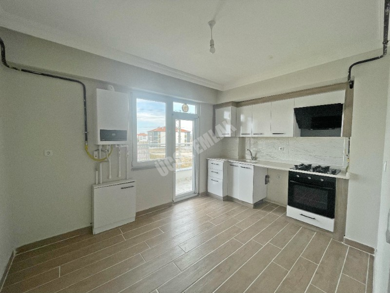 AFYON ÜÇOK EMLAKTAN MAREŞAL DE SIFIR AYARINDA LÜX 2+1 FIRSAT DAİRE