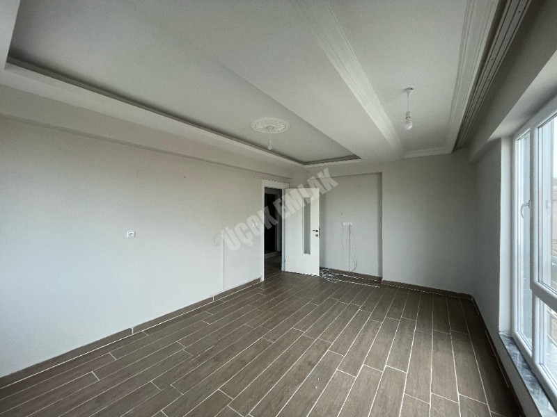 AFYON ÜÇOK EMLAKTAN MAREŞAL DE SIFIR AYARINDA LÜX 2+1 FIRSAT DAİRE