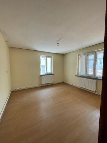 AFYON ÜÇOK EMLAKTAN ESENTEPE MAH KİRALIK 3+1 BAKIMLI DAİRE