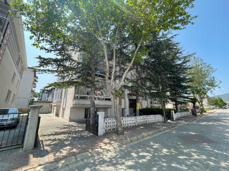 AFYON ÜÇOK EMLAKTAN ESENTEPE MAH KİRALIK 3+1 BAKIMLI DAİRE