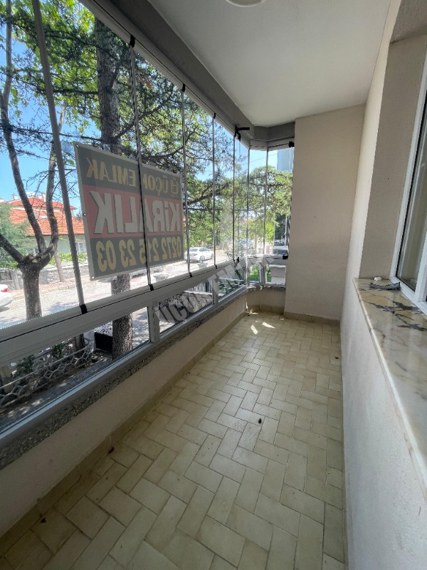 AFYON ÜÇOK EMLAKTAN ESENTEPE MAH KİRALIK 3+1 BAKIMLI DAİRE