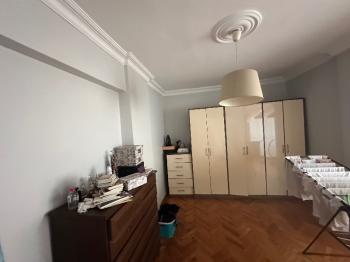 SAHRAYICEDİT’TE METROYA YAKIN BALKONLU KİRALIK 3+1 