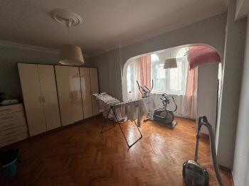 SAHRAYICEDİT’TE METROYA YAKIN BALKONLU KİRALIK 3+1 