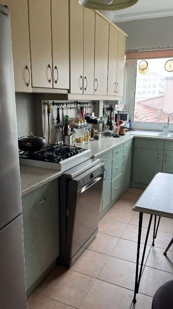 SAHRAYICEDİT’TE METROYA YAKIN BALKONLU KİRALIK 3+1 