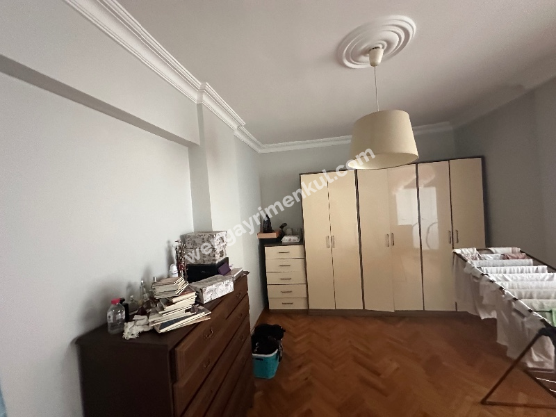 SAHRAYICEDİT’TE METROYA YAKIN BALKONLU KİRALIK 3+1 