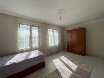 GÜVENAY- ÇORUM ULUKAVAK ÇİFTLİK CADDESİ ÜZERİ SATILIK  4+1 DAİRE