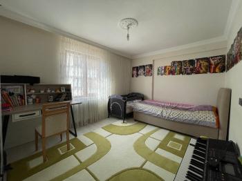 GÜVENAY- ÇORUM ULUKAVAK ÇİFTLİK CADDESİ ÜZERİ SATILIK  4+1 DAİRE