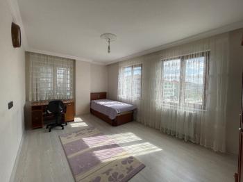 GÜVENAY- ÇORUM ULUKAVAK ÇİFTLİK CADDESİ ÜZERİ SATILIK  4+1 DAİRE