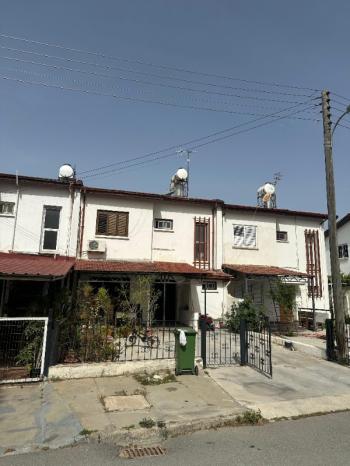 LEFKOŞA GÖÇMENKÖY BÖLGESİNDE SATILIK MÜSTAKİL İKİZ EV ( SOSYAL KONUT ) 