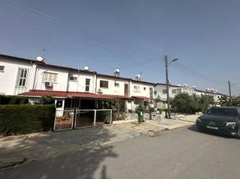 LEFKOŞA GÖÇMENKÖY BÖLGESİNDE SATILIK MÜSTAKİL İKİZ EV ( SOSYAL KONUT ) 