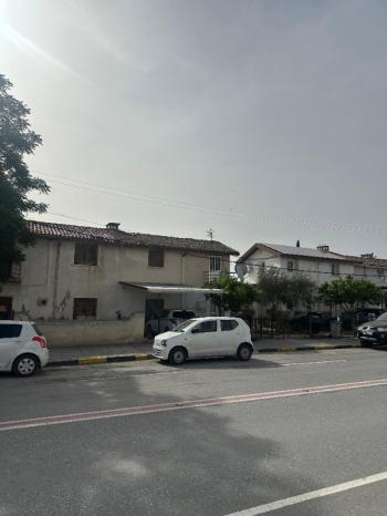 LEFKOŞA KÜÇÜKKAYMAKLI TERMİNAL BÖLGESİNDE SATILIK MÜSTAKİL EV