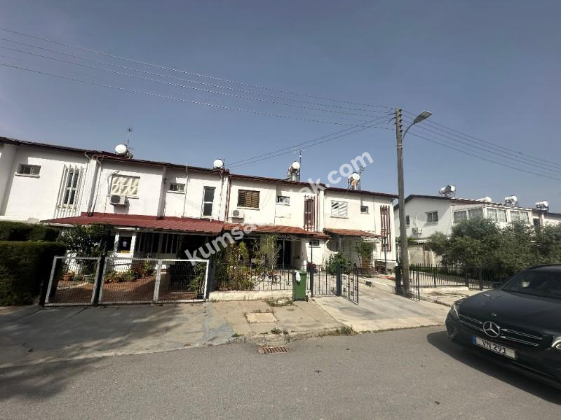 LEFKOŞA GÖÇMENKÖY BÖLGESİNDE SATILIK MÜSTAKİL İKİZ EV ( SOSYAL KONUT ) 